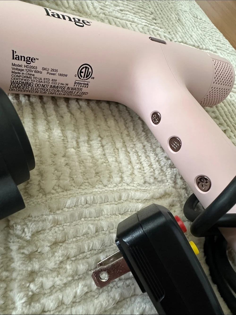 L’ange compact hair dryer with attachments